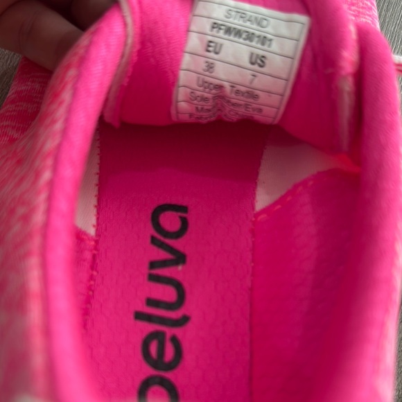 Peluva Women's Toes Shoes - Picture 9 of 9